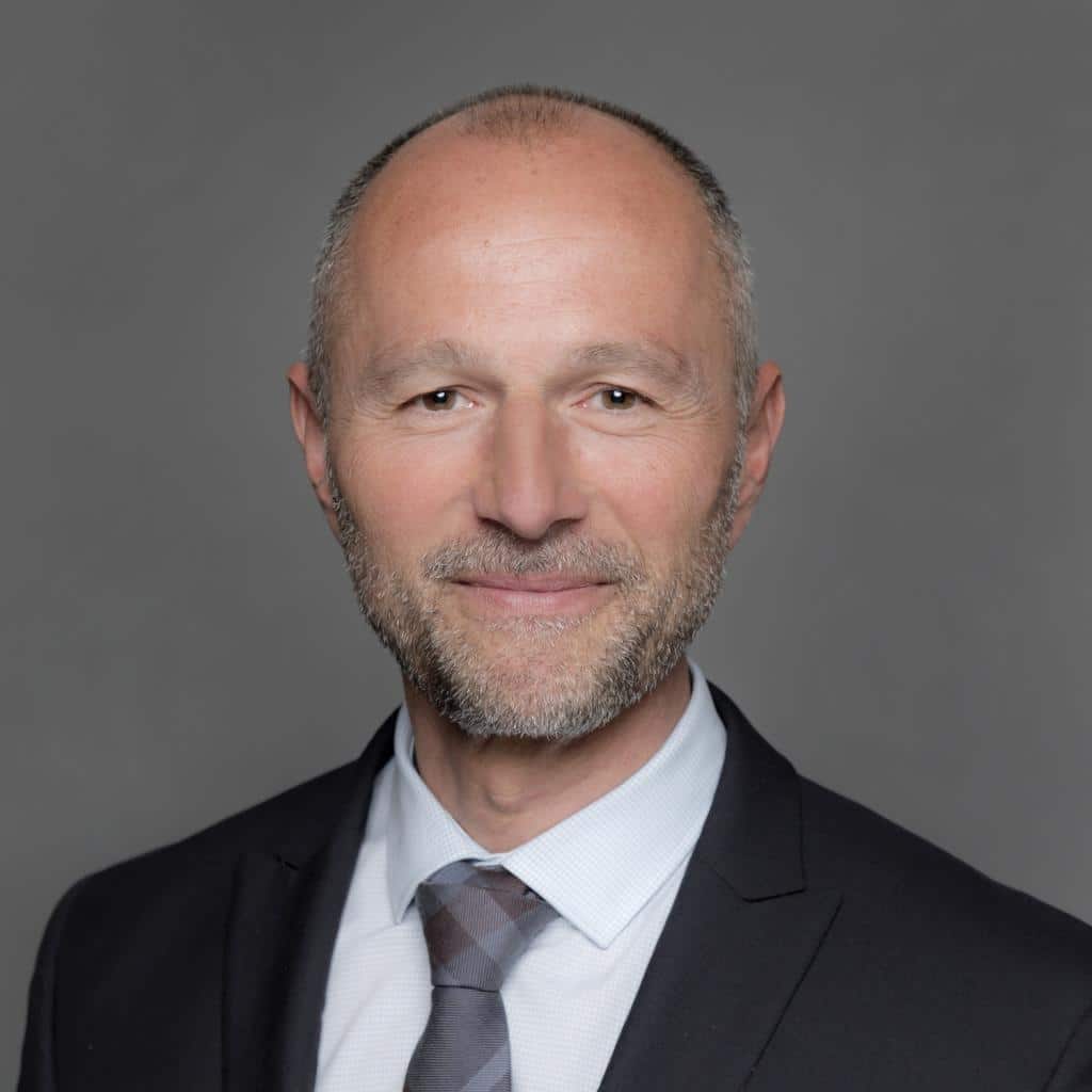Andreas Liris, dirigeant principal de l'Information