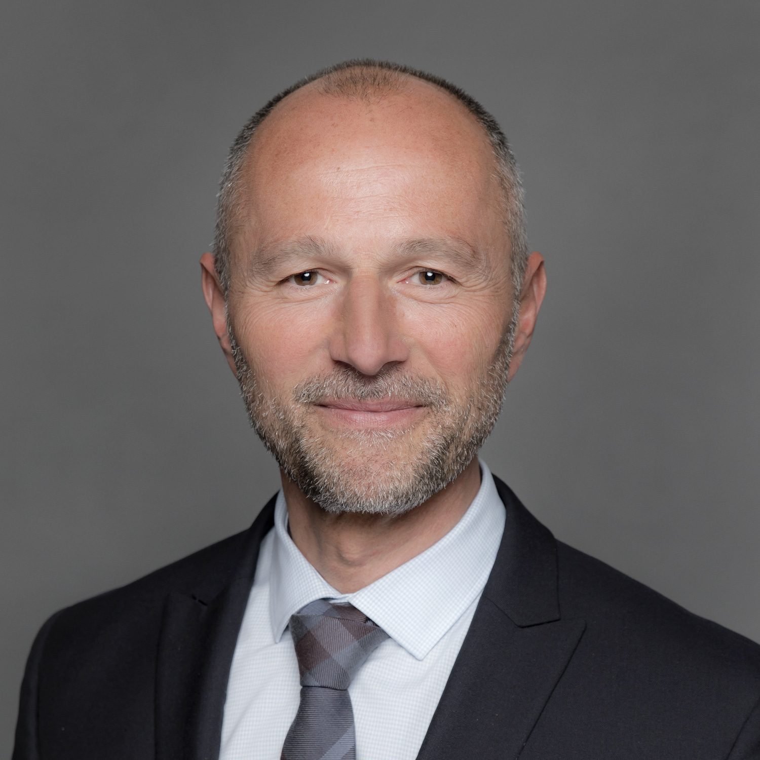 Andreas Liris, dirigeant principal de l'Information