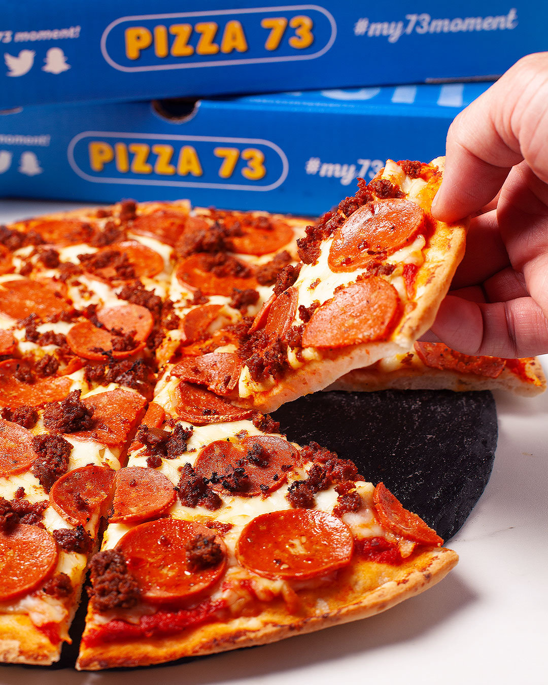 Field Roast Grain Meat Co™ partners with Pizza 73 and introduces a new plant-based pizza. 